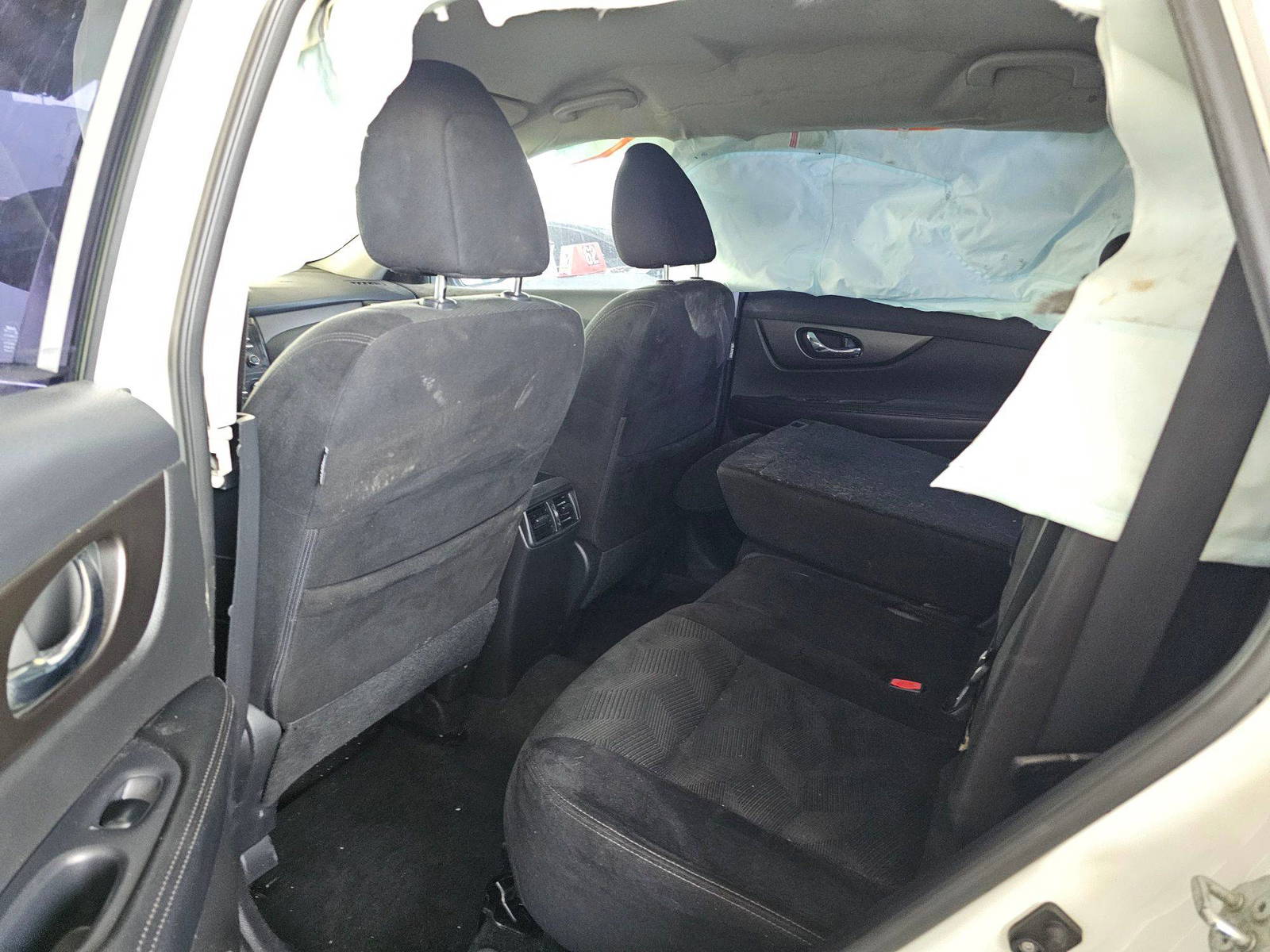 2014 NISSAN ROGUE — 197935 Miles — Lot EC834212 — Souq - Marhaba Auctions Used Cars - Image 7