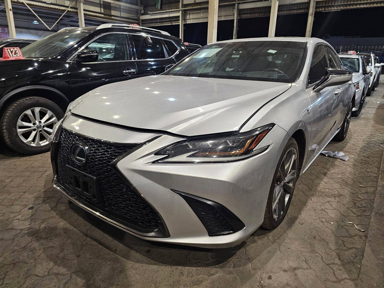 2019 LEXUS ES 350 — 113211 Miles — Lot U046126 — Main - Marhaba Auctions Used Cars - Image 3