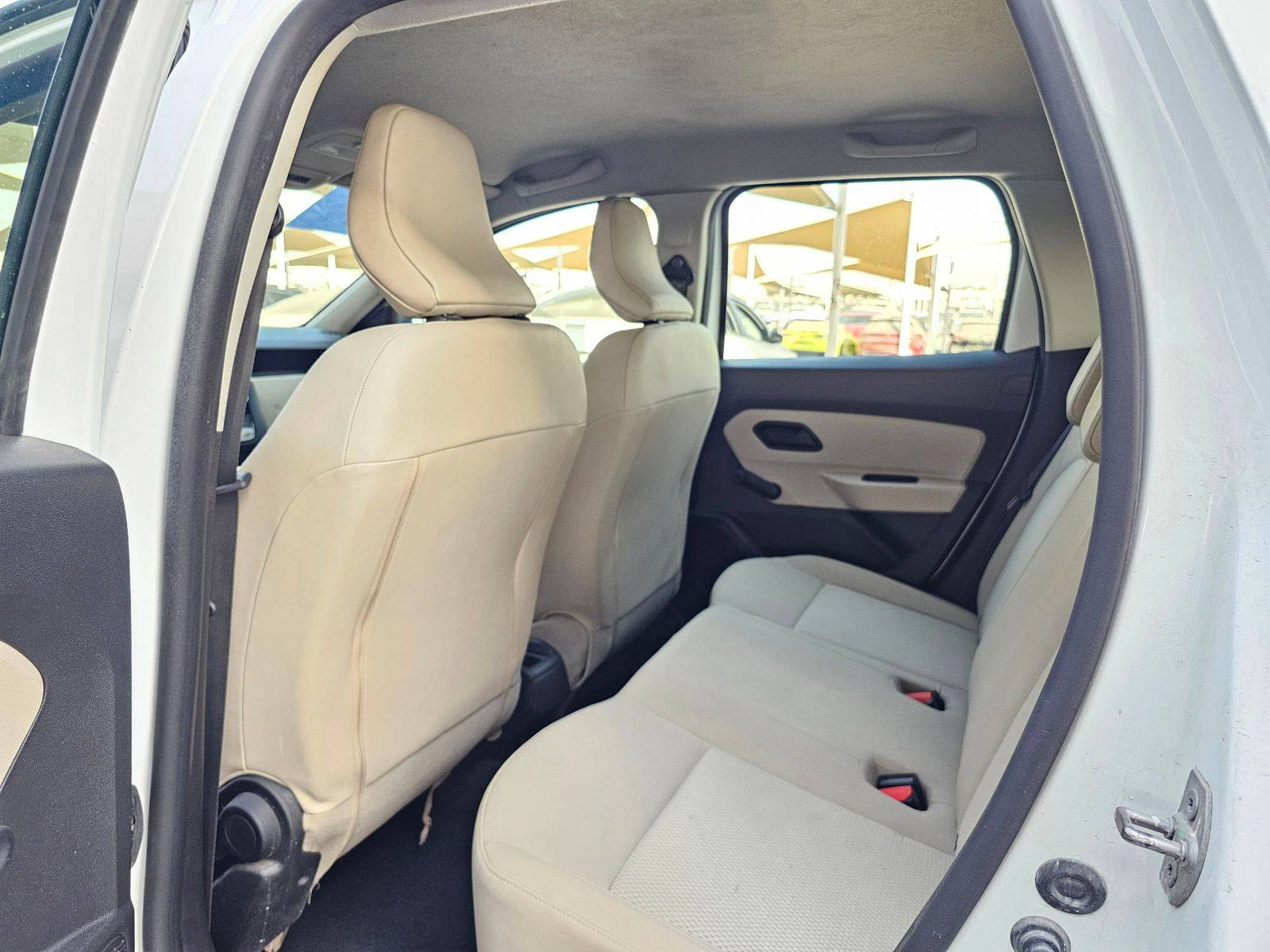 2023 RENAULT DUSTER — 137704 KM — Lot A048941 — Souq - Marhaba Auctions Used Cars - Image 6