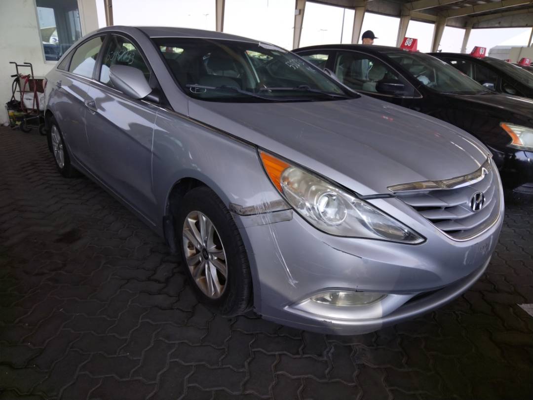 2013 HYUNDAI SONATA — 223706 Miles — Lot 50957733 - Marhaba Auctions Used Cars - Image 4