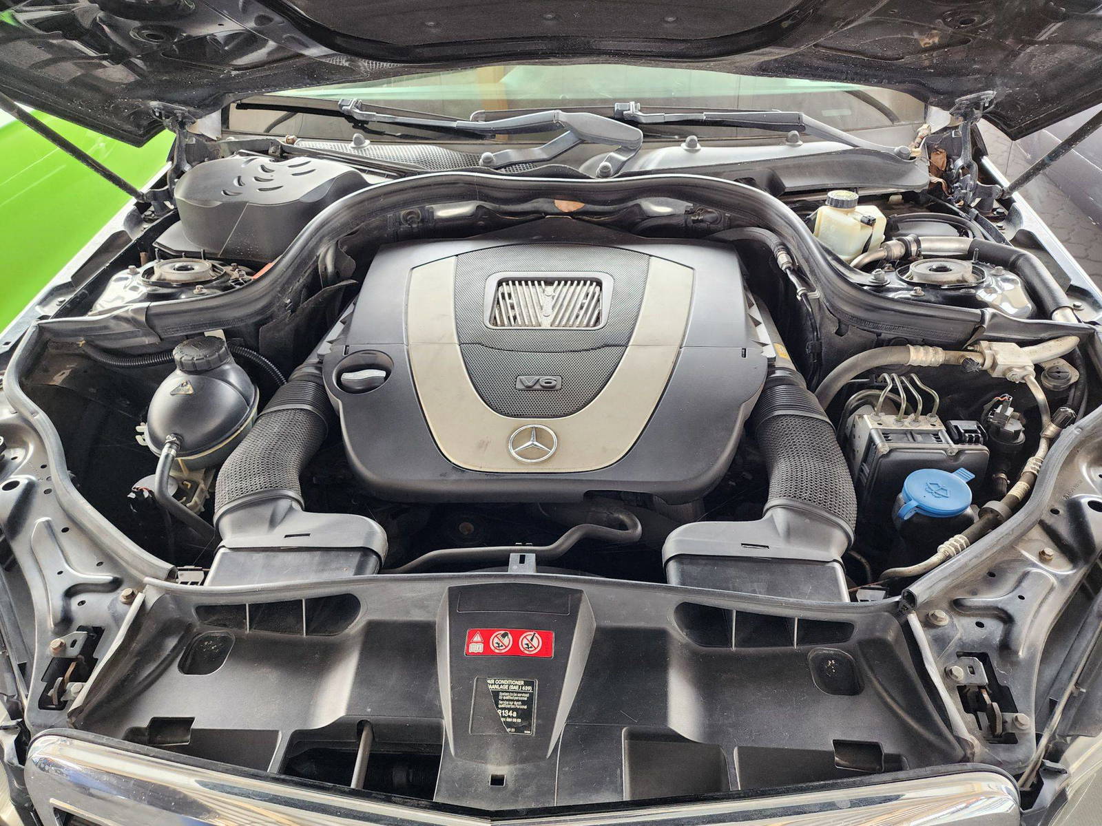 2011 MERCEDES BENZ E 350 — 185655 Miles — Lot 7BA423036 — Souq - Marhaba Auctions Used Cars - Image 12