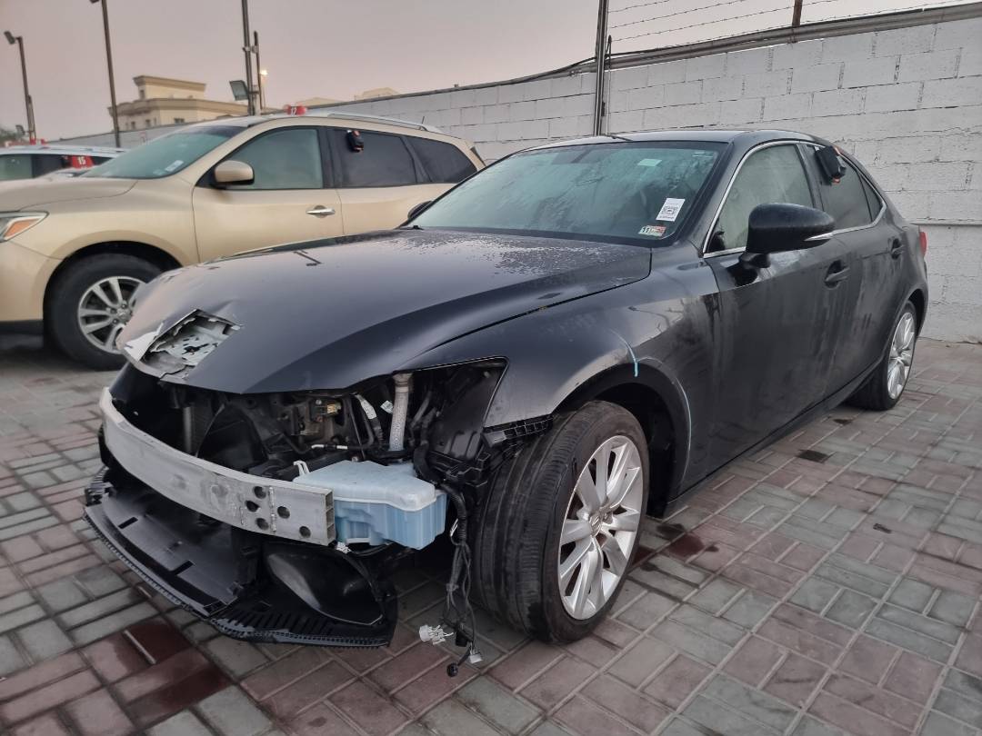 2014 LEXUS IS 250 — 185772 Miles — Lot 000493 — Souq - Marhaba Auctions Used Cars - Image 4