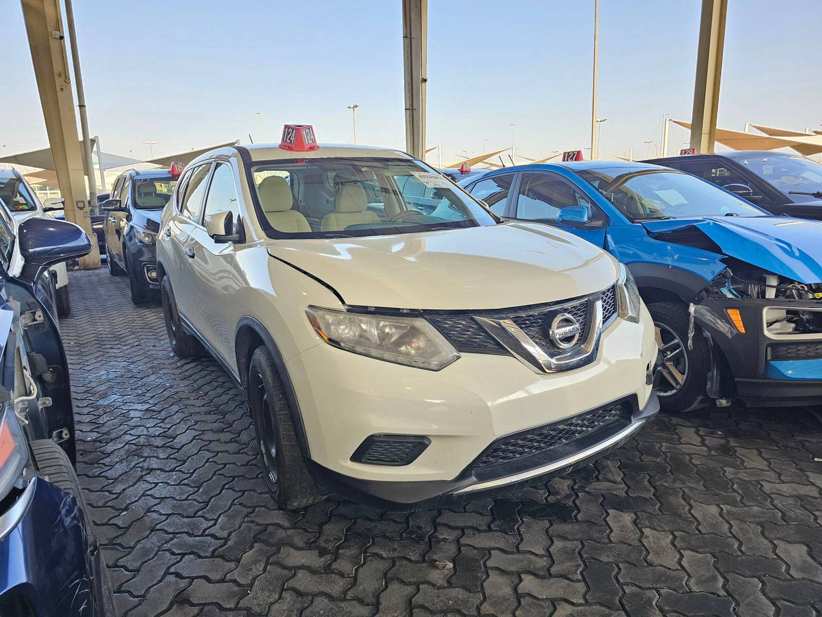 2016 NISSAN ROGUE — 130115 Miles — Lot GW001041 — Souq - Marhaba Auctions Used Cars - Image 4