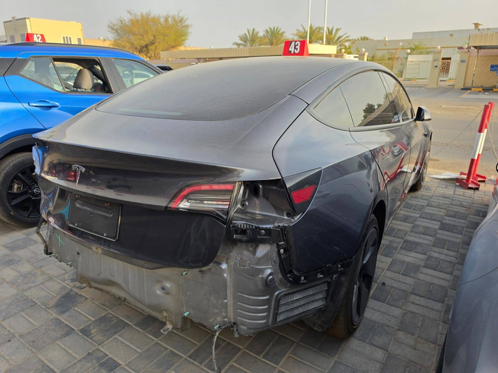 Tesla Model 3 2022 view 2