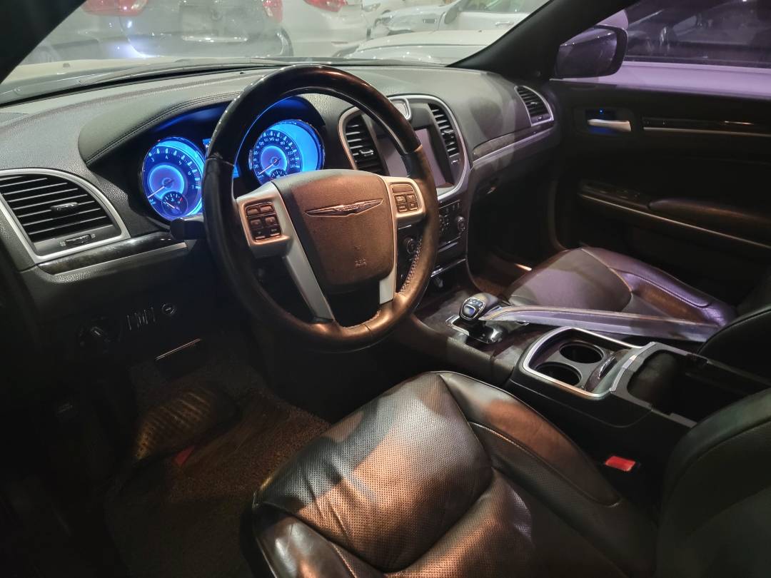 2012 CHRYSLER 300 C — 124941 Miles — Lot CH236098 — Main - Marhaba Auctions Used Cars - Image 9