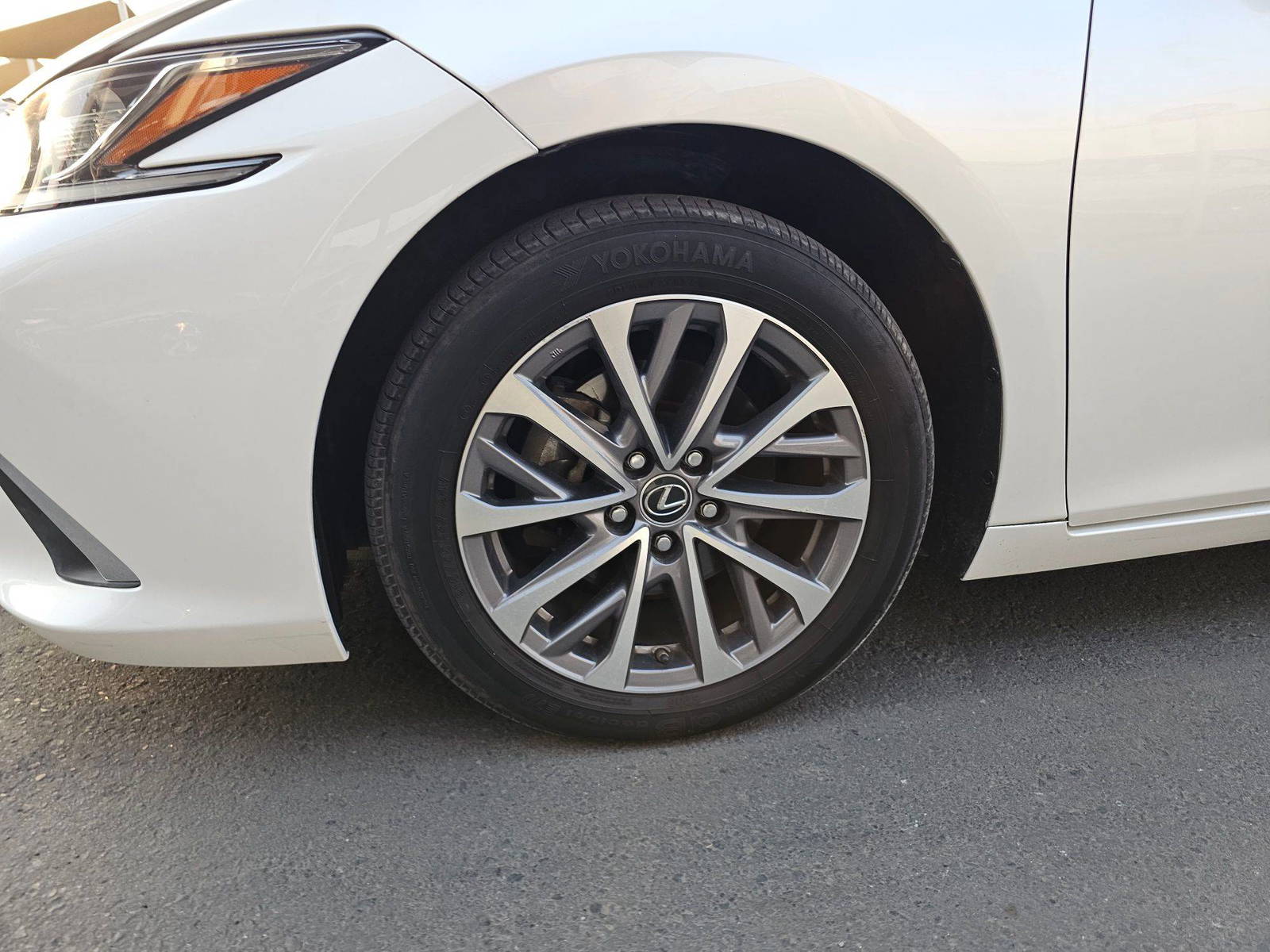 LEXUS ES 300H 2023 - Marhaba Auction Used Cars - Image 11