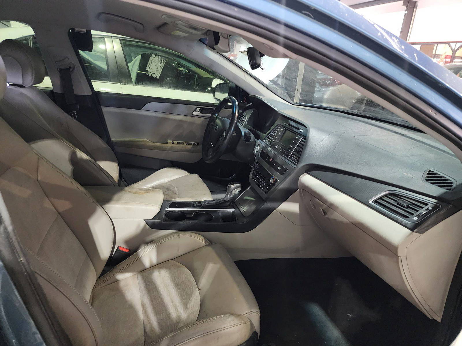 2015 HYUNDAI SONATA — 121655 Miles — Lot 80860 — Al Quoz - Marhaba Auctions Used Cars - Image 9