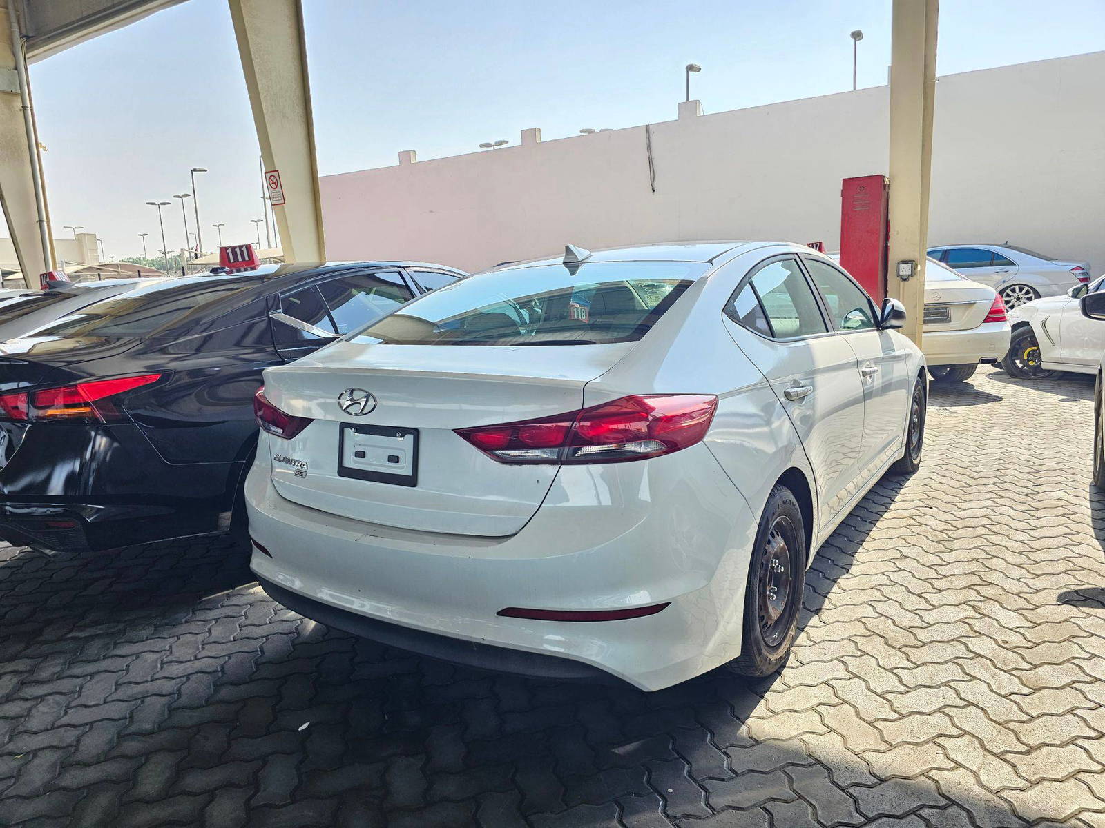 2017 HYUNDAI ELANTRA — 128842 Miles — Lot 350752 — Souq - Marhaba Auctions Used Cars - Image 4