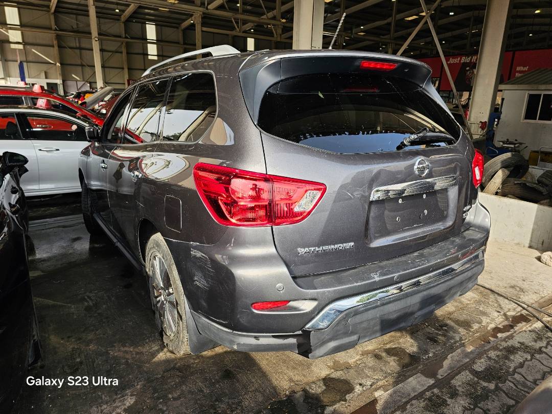 2017 NISSAN PATHFINDER — 158959 Miles — Lot C620734 — Main - Marhaba Auctions Used Cars - Image 3