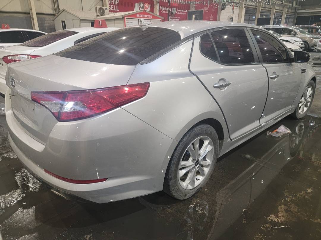 2012 KIA K5 — 169016 KM — Lot 178435 — Main - Marhaba Auctions Used Cars - Image 5