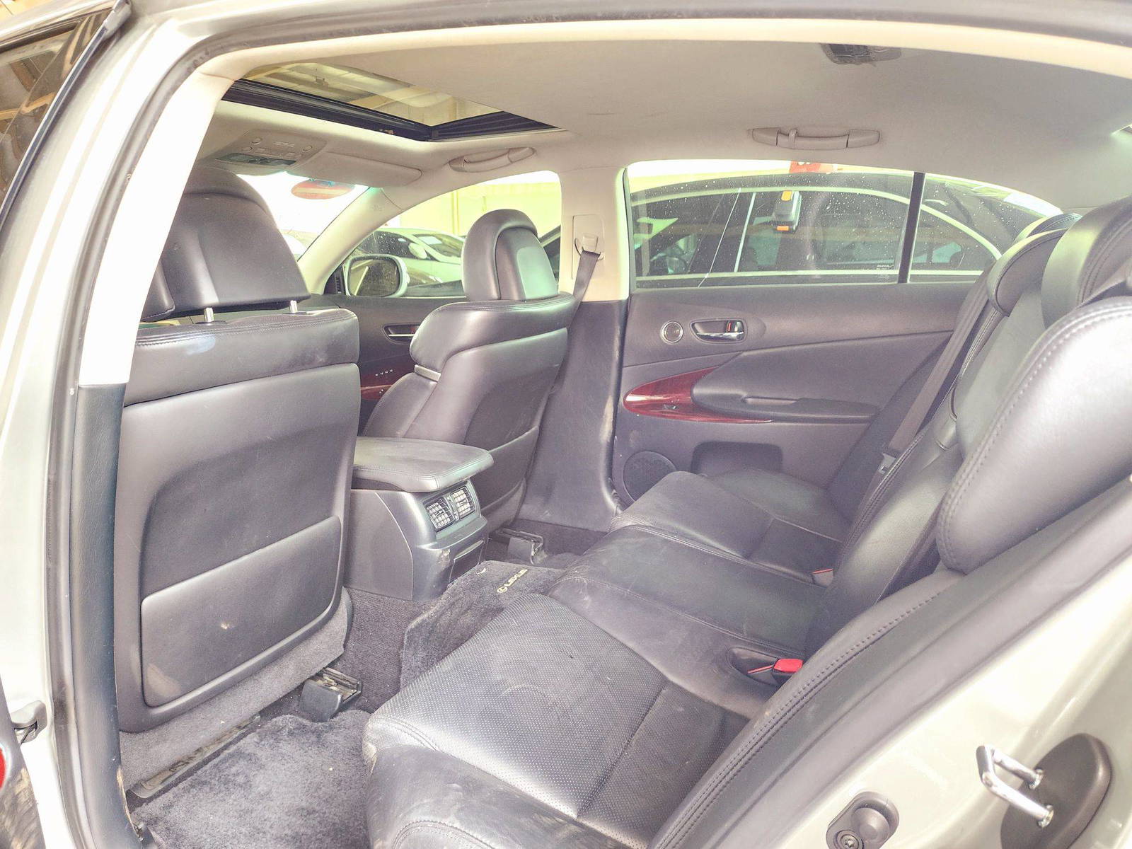 2008 LEXUS GS460 — 141932 KM — Lot 000741 — Souq - Marhaba Auctions Used Cars - Image 6