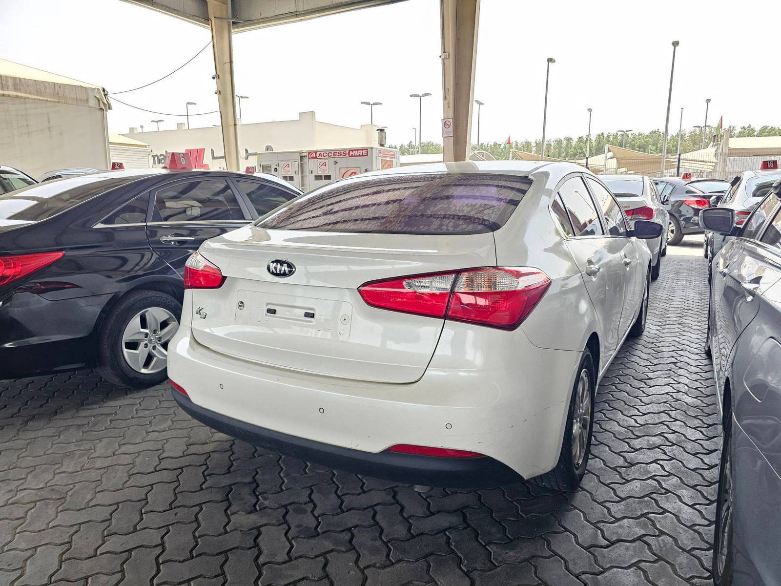 2015 KIA K3 — 208242 KM — Lot 908780 — Souq - Marhaba Auctions Used Cars - Image 4