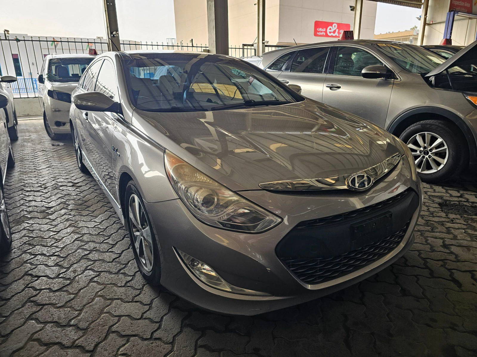 Hyundai Sonata 2011 view 2