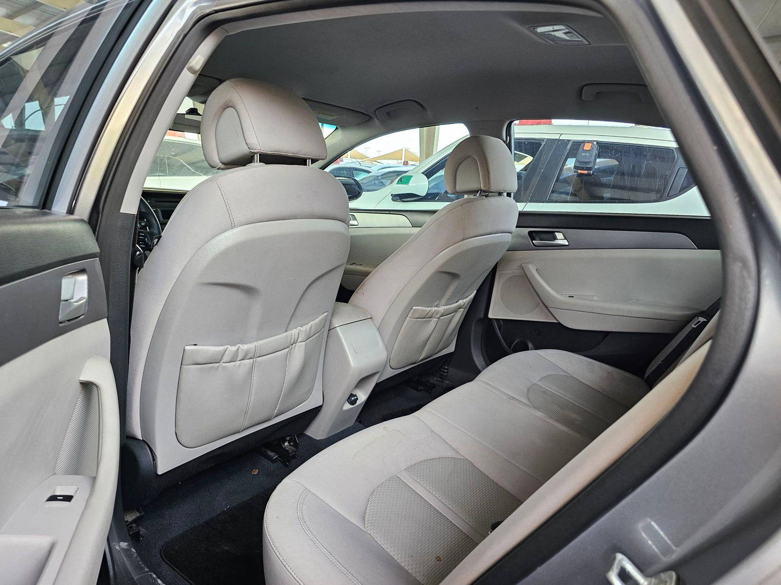 2015 HYUNDAI SONATA — 126437 Miles — Lot 59700385 — Souq - Marhaba Auctions Used Cars - Image 6