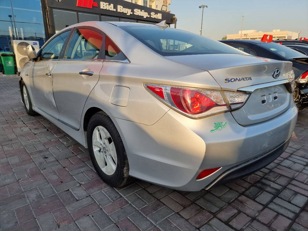 2012 HYUNDAI SONATA — 190920 Miles — Lot 125487 — Souq - Marhaba Auctions Used Cars - Image 5