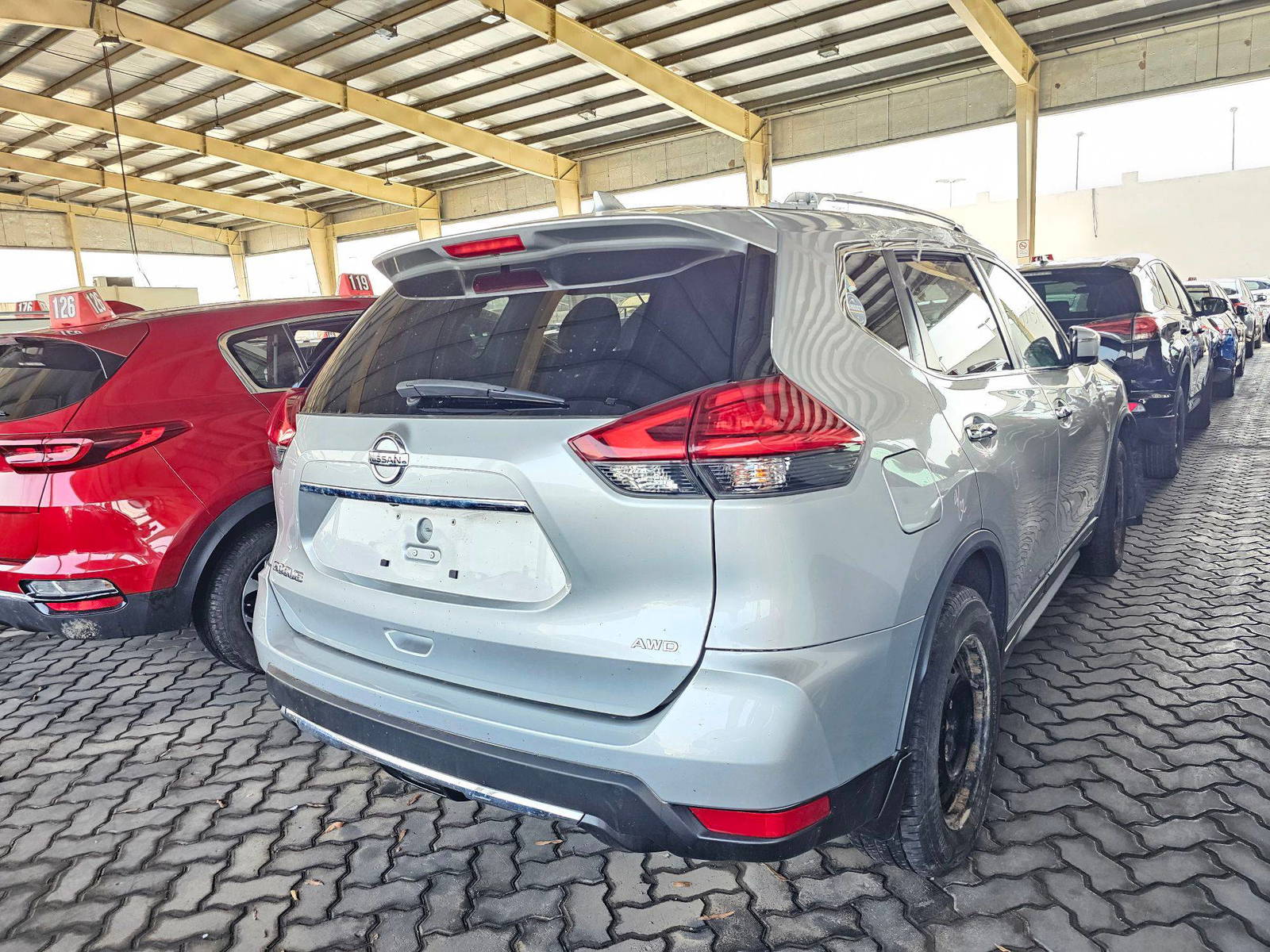 2017 NISSAN ROGUE — 182449 Miles — Lot HW254874 — Main - Marhaba Auctions Used Cars - Image 3