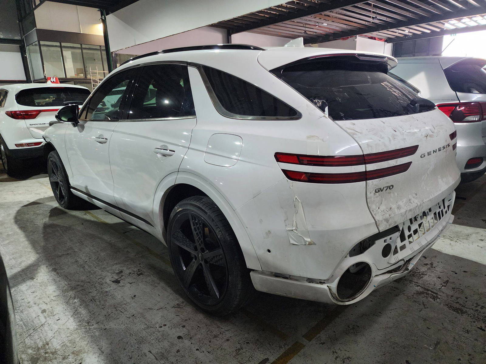 2022 GENESIS GV70 — 54816 Miles — Lot 50274 — Al Quoz - Marhaba Auctions Used Cars - Image 5