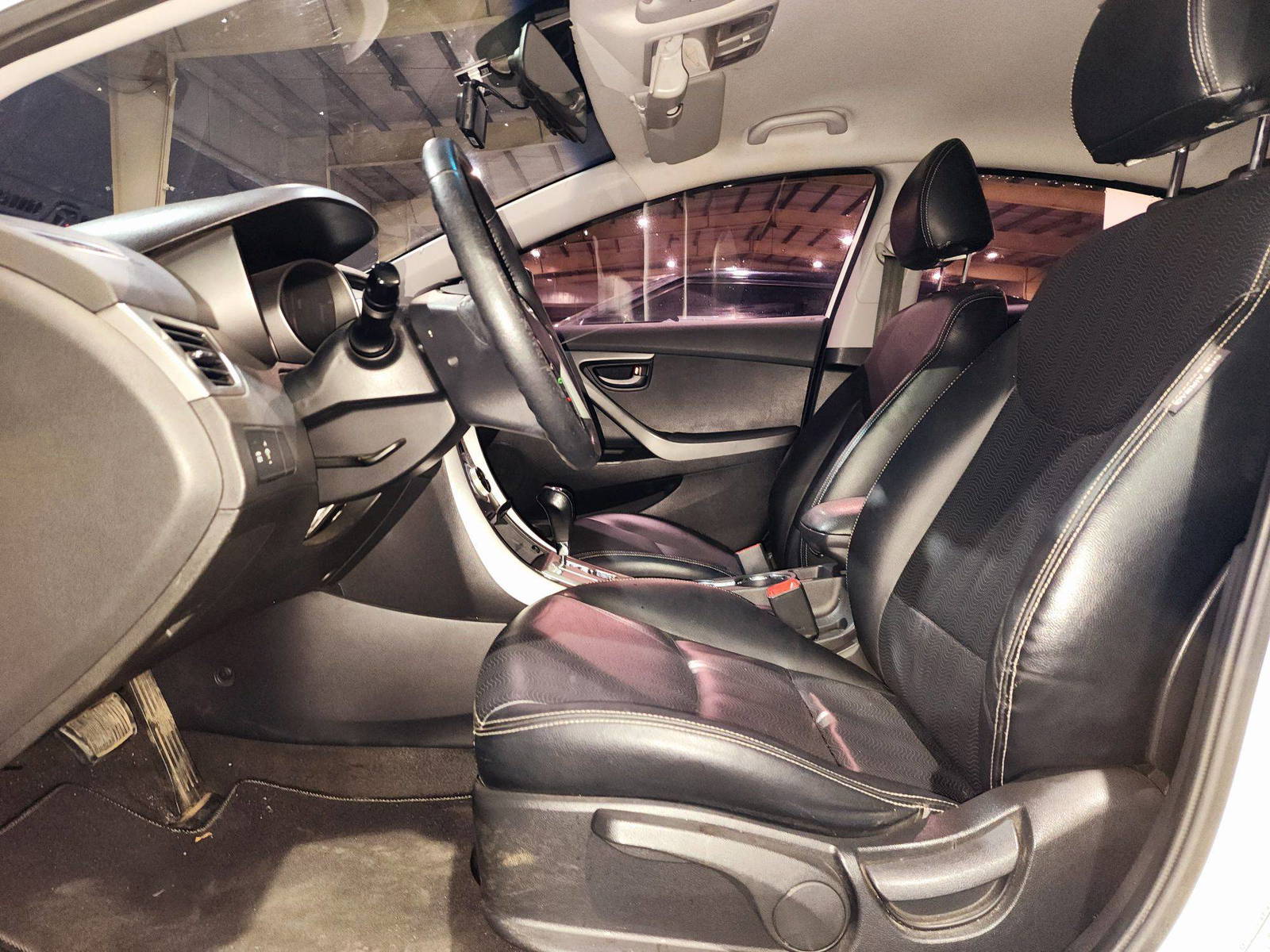 2011 HYUNDAI AVANTE — 165573 KM — Lot 060070 — Main - Marhaba Auctions Used Cars - Image 8