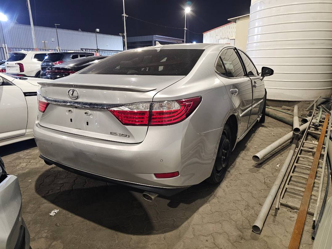 2013 LEXUS ES 350 — 139298 Miles — Lot 032959 — Main - Marhaba Auctions Used Cars - Image 4