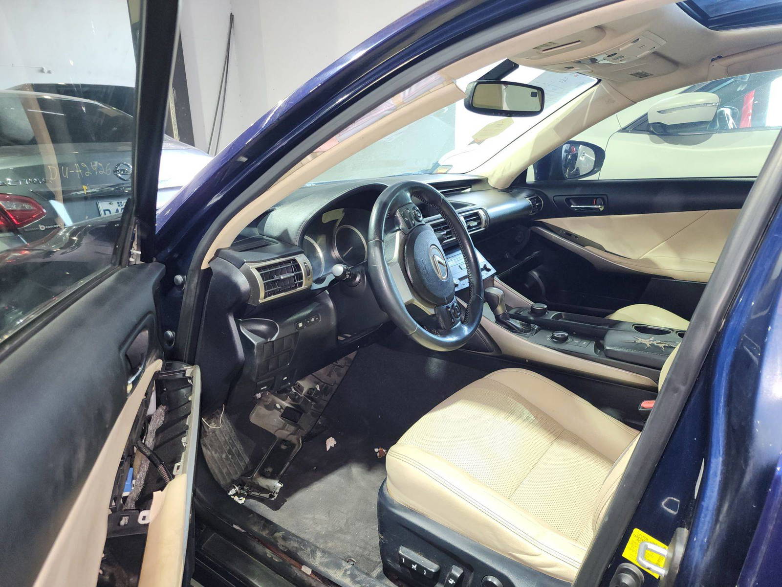 2015 LEXUS IS 250 — 170542 Miles — Lot 42348805 — Al Quoz - Marhaba Auctions Used Cars - Image 9