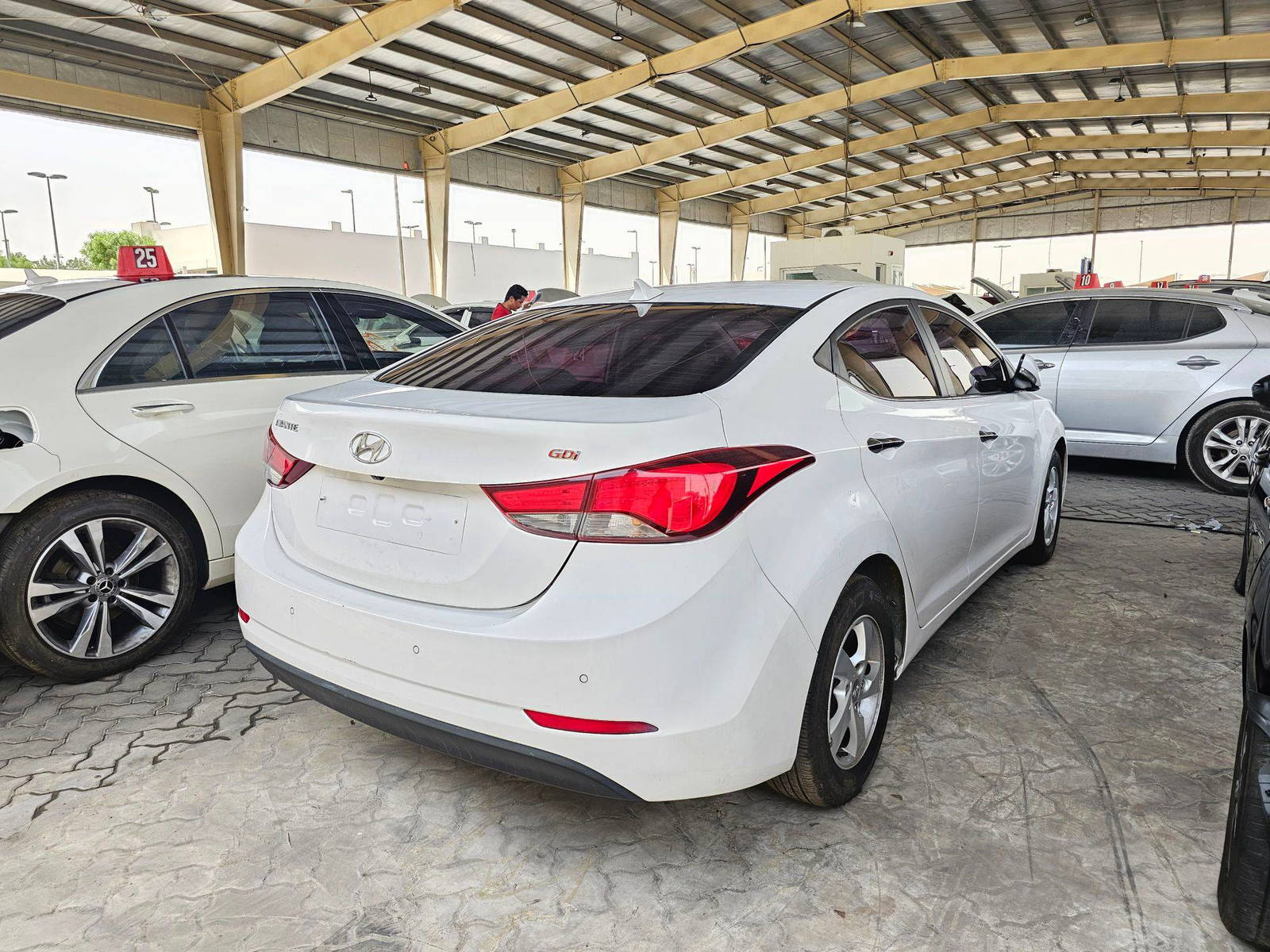 2014 HYUNDAI AVANTE — 221352 KM — Lot 980388 — Souq - Marhaba Auctions Used Cars - Image 4