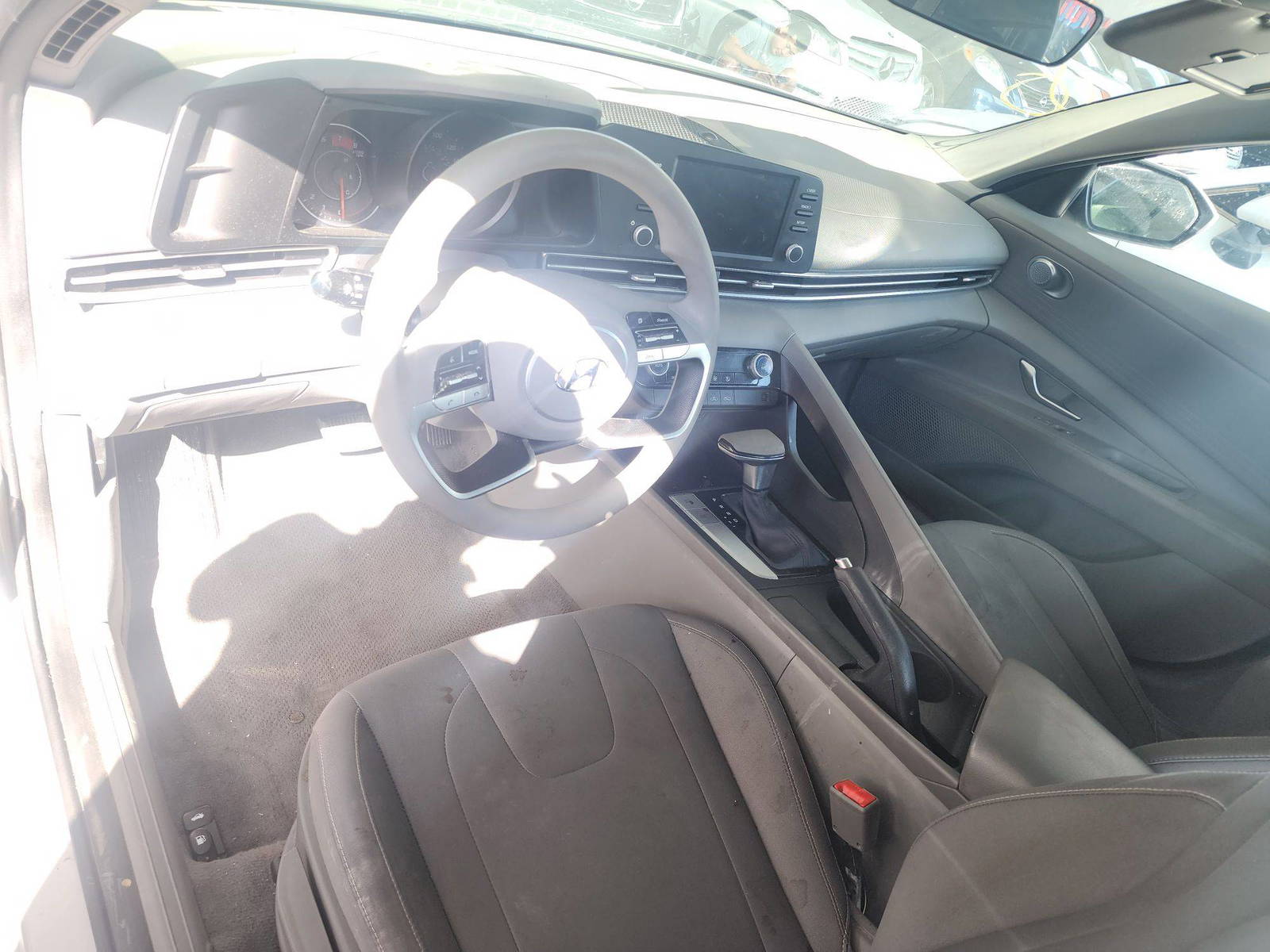 2021 HYUNDAI ELANTRA — 44172 Miles — Lot 67222243 - Marhaba Auctions Used Cars - Image 4