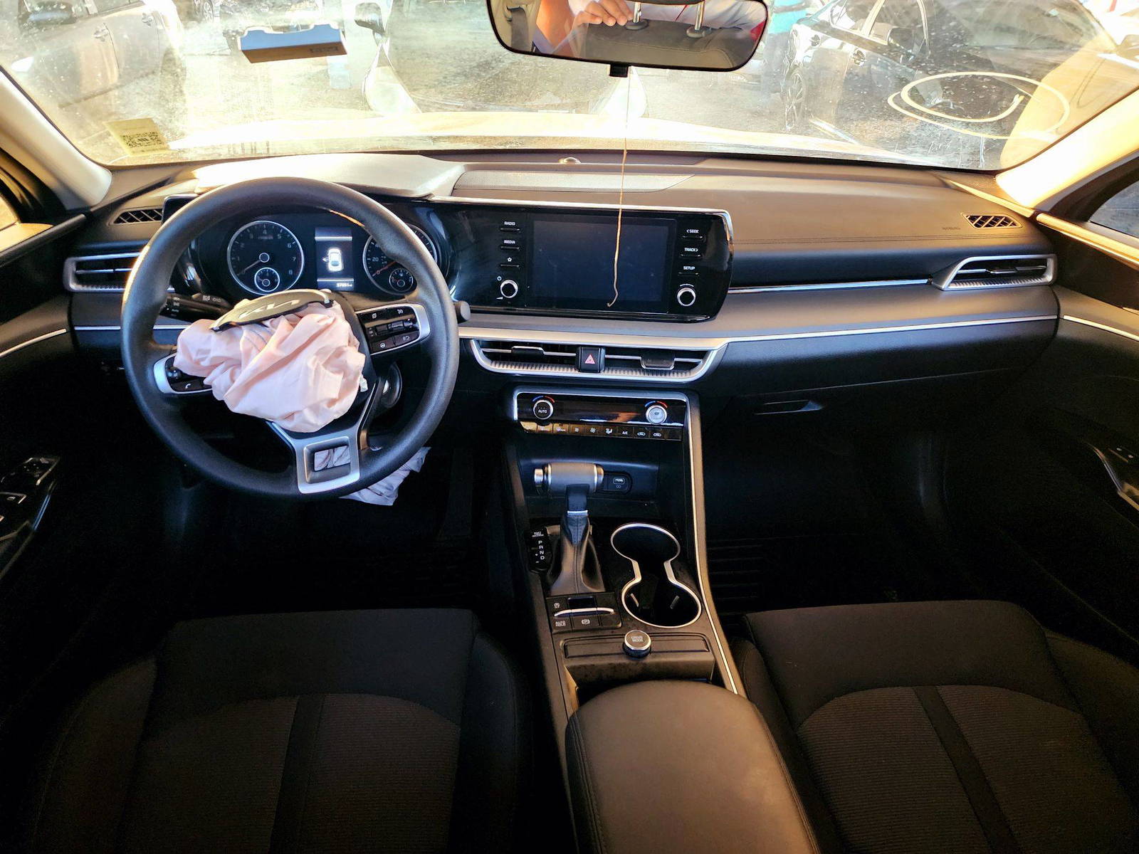 2022 KIA K5 — 37051 Miles — Lot 61763384 — Souq - Marhaba Auctions Used Cars - Image 7