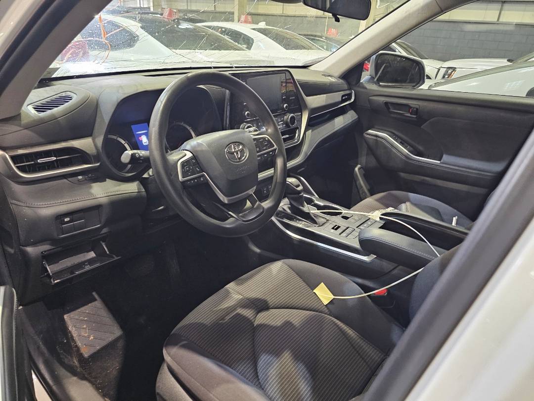 2022 TOYOTA HIGHLANDER — 39105 Miles — Lot 56255615 — Main - Marhaba Auctions Used Cars - Image 8