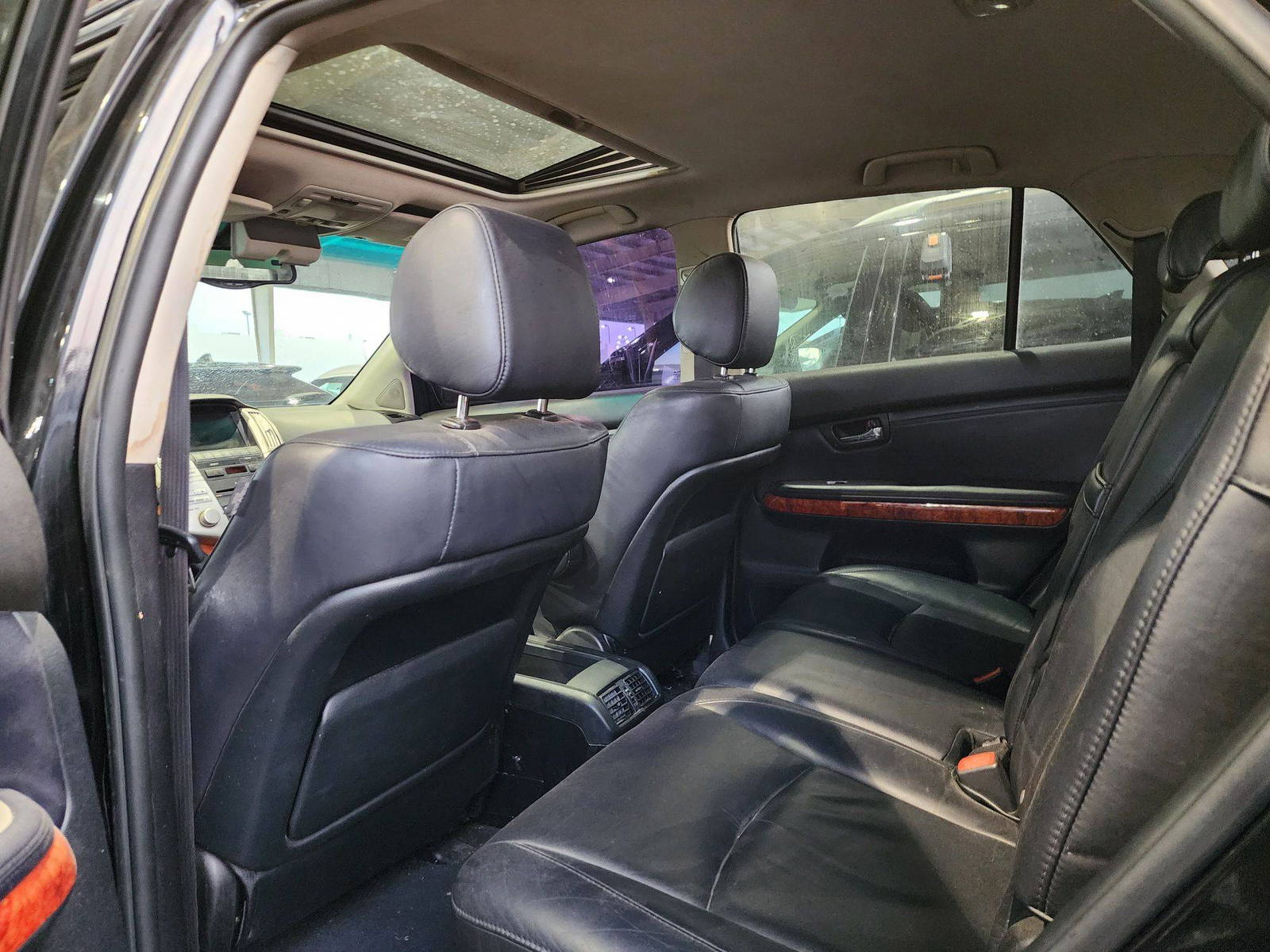 2007 LEXUS RX 350 — 179513 Miles — Lot 4615 — Souq - Marhaba Auctions Used Cars - Image 6