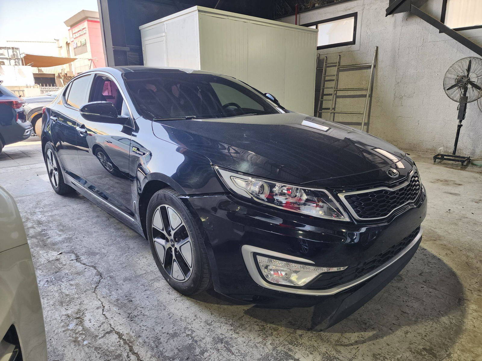 2013 KIA K5 — 201666 KM — Lot 019925 — Al Quoz - Marhaba Auctions Used Cars - Image 4