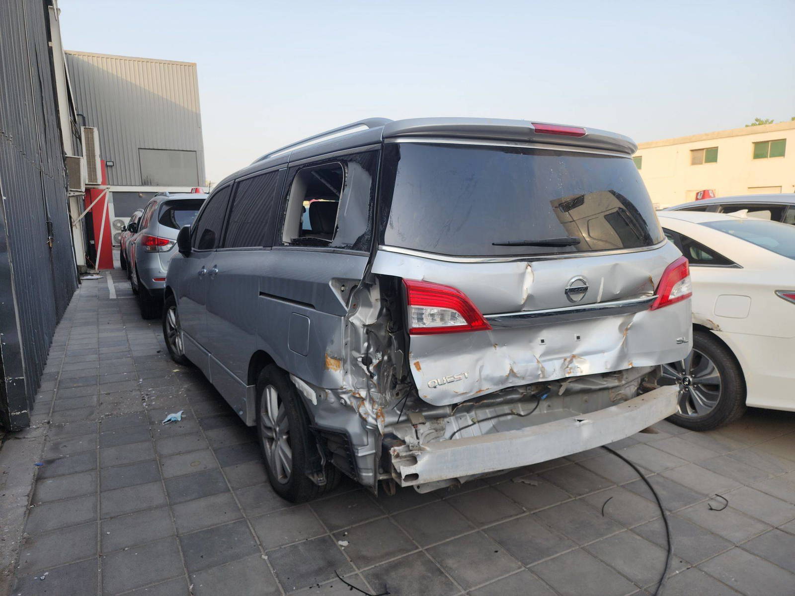2012 NISSAN QUEST — 140014 Miles — Lot 48028025 — Al Quoz - Marhaba Auctions Used Cars - Image 4