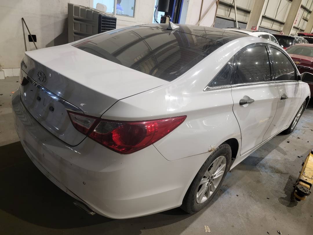 2010 HYUNDAI SONATA — 108574 KM — Lot 079014 — Main - Marhaba Auctions Used Cars - Image 5