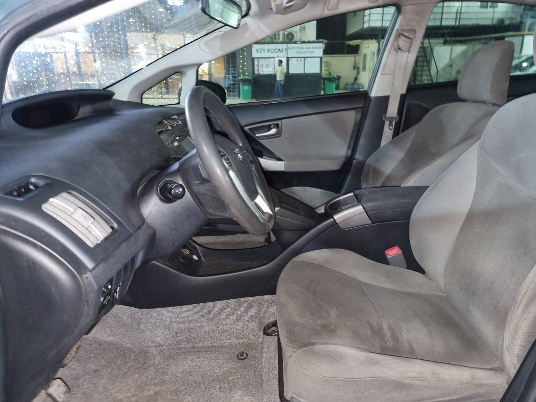 2013 TOYOTA PRIUS — 238154 Miles — Lot 215478 — Ind. 12 - Marhaba Auctions Used Cars - Image 8