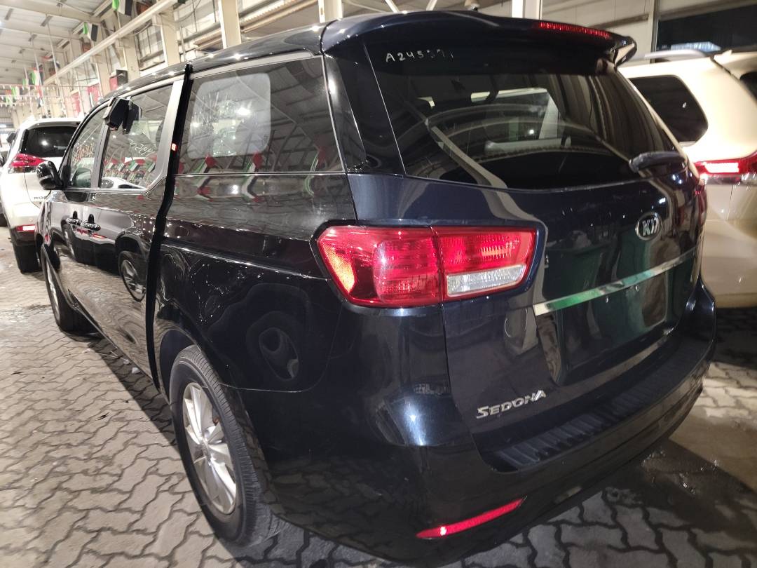2016 KIA SEDONA — 195042 Miles — Lot 37607071 - Marhaba Auctions Used Cars - Image 3