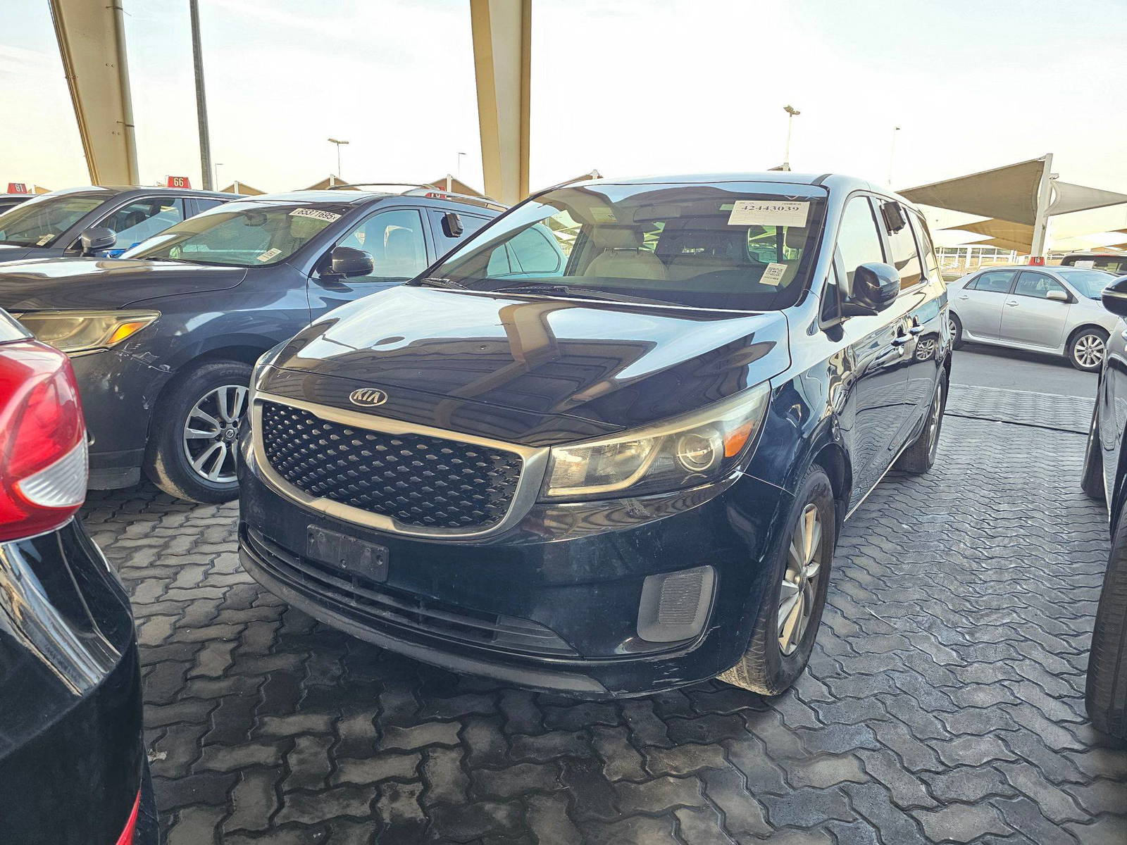 2015 KIA SEDONA — 182177 Miles — Lot 3F6025335 — Souq - Marhaba Auctions Used Cars - Image 6