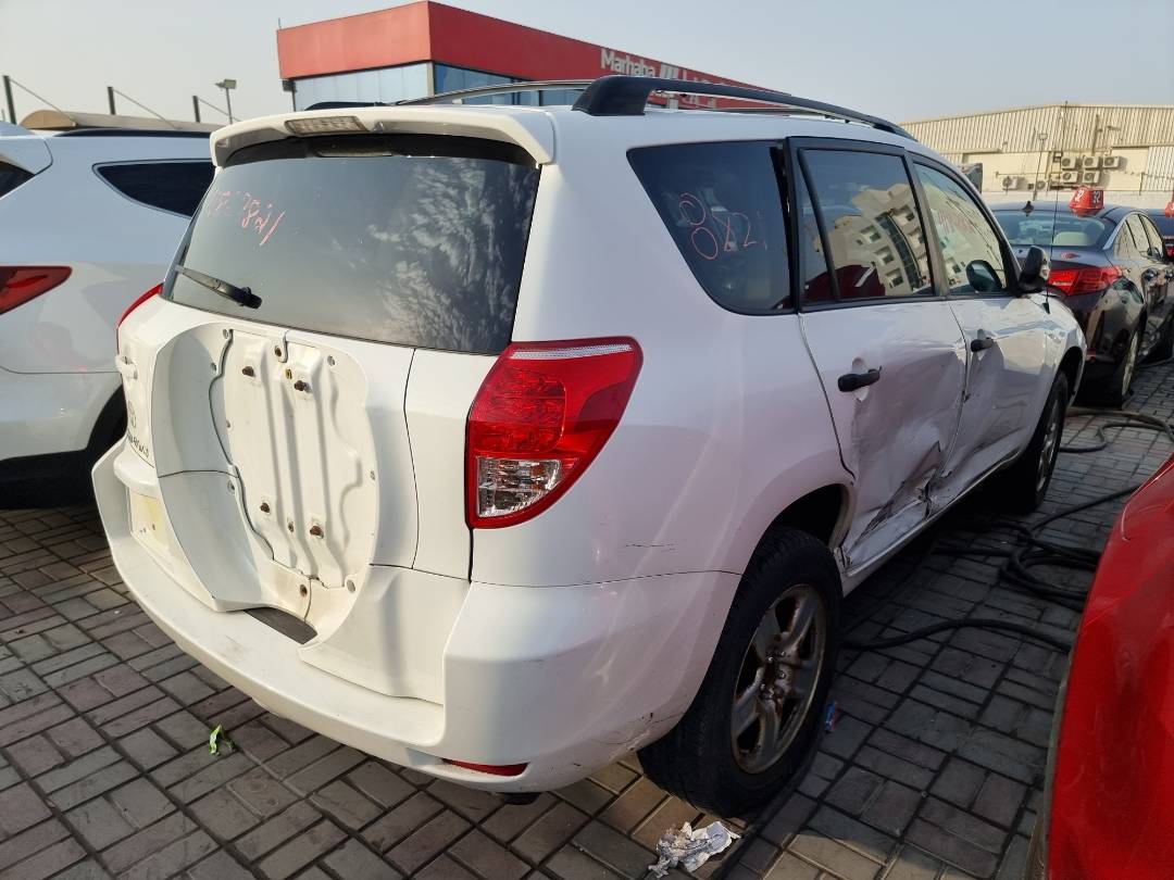 2007 TOYOTA RAV4 — 165128 Miles — Lot 214587 — Souq - Marhaba Auctions Used Cars - Image 4