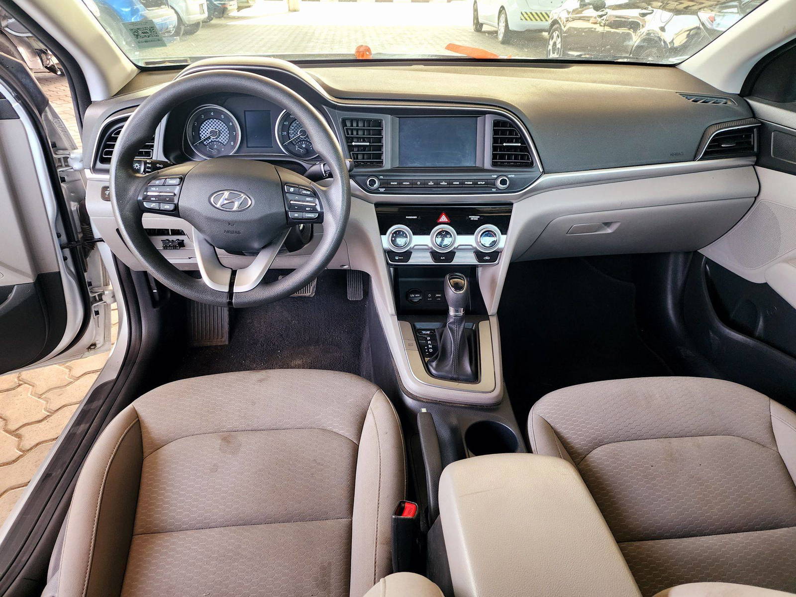 2019 HYUNDAI ELANTRA — 97580 Miles — Lot 65029104 — Souq - Marhaba Auctions Used Cars - Image 7