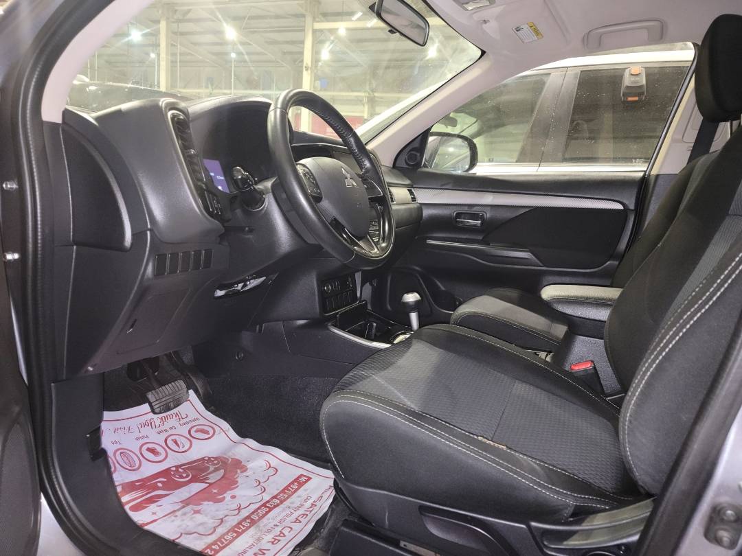 2018 MITSUBISHI OUTLANDER — 66563 Miles — Lot 1JZ071445 — Main - Marhaba Auctions Used Cars - Image 8