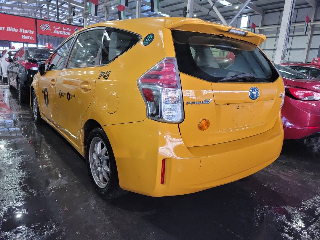 2016 TOYOTA PRIUS V — 329428 Miles — Lot 3EU6GJ046829 — Main - Marhaba Auctions Used Cars - Image 5