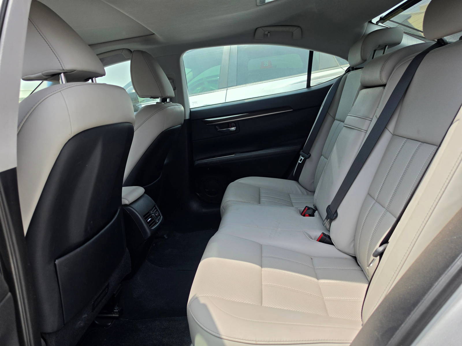 2017 LEXUS ES 350 — 104038 Miles — Lot 75677915 - Marhaba Auctions Used Cars - Image 8