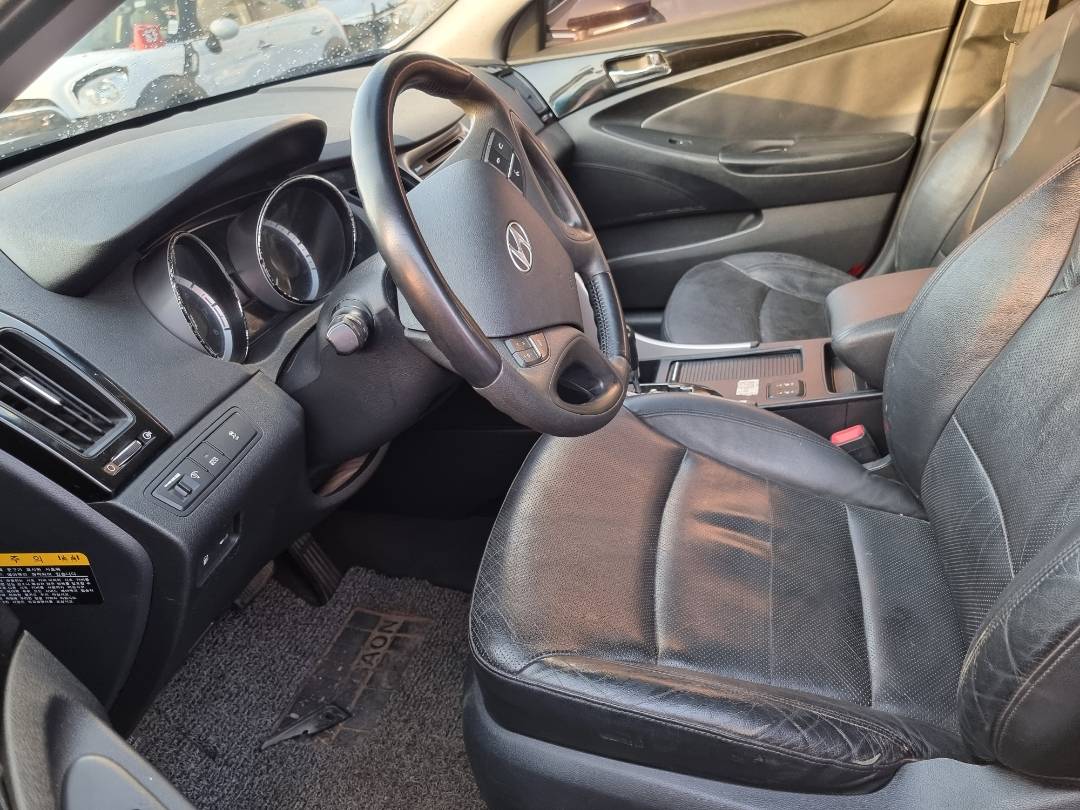 HYUNDAI SONATA 2011 - Marhaba Auction Used Cars - Image 8