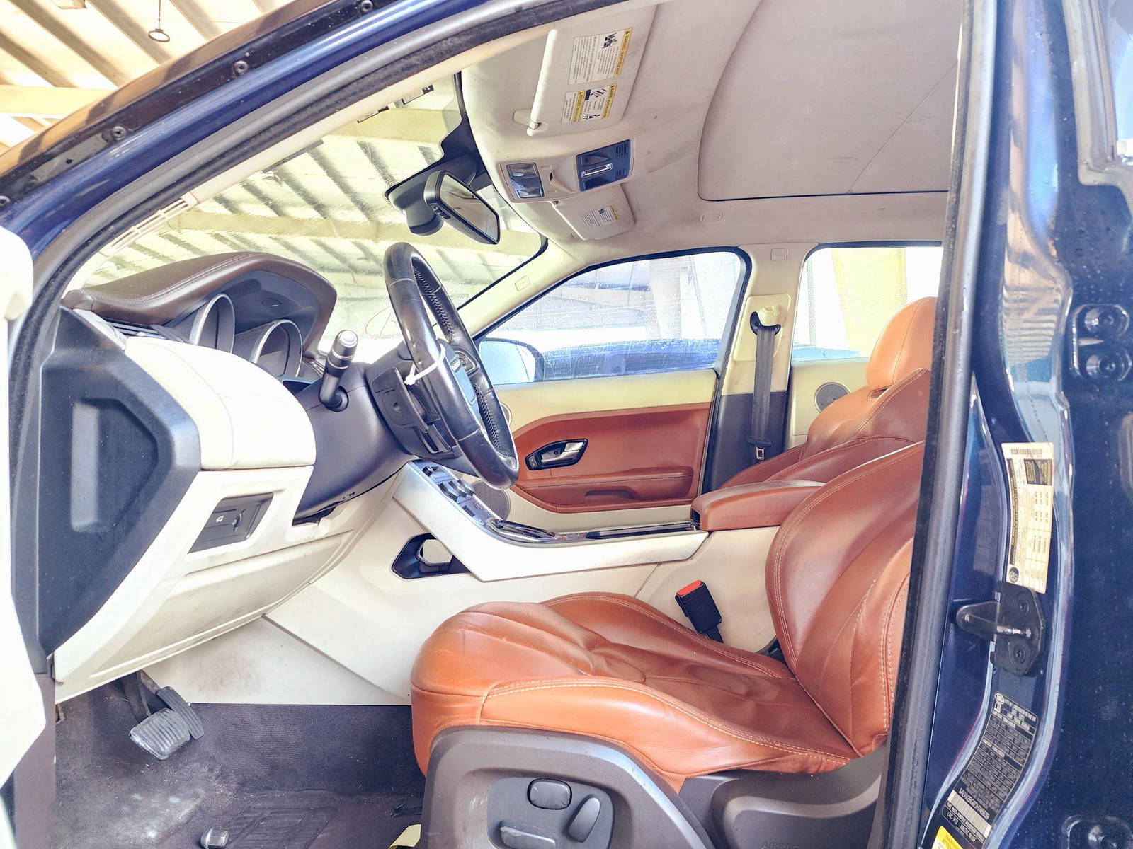 2013 LAND ROVER RANGE ROVER EVOQUE — 138330 Miles — Lot 72655284 — Souq - Marhaba Auctions Used Cars - Image 9