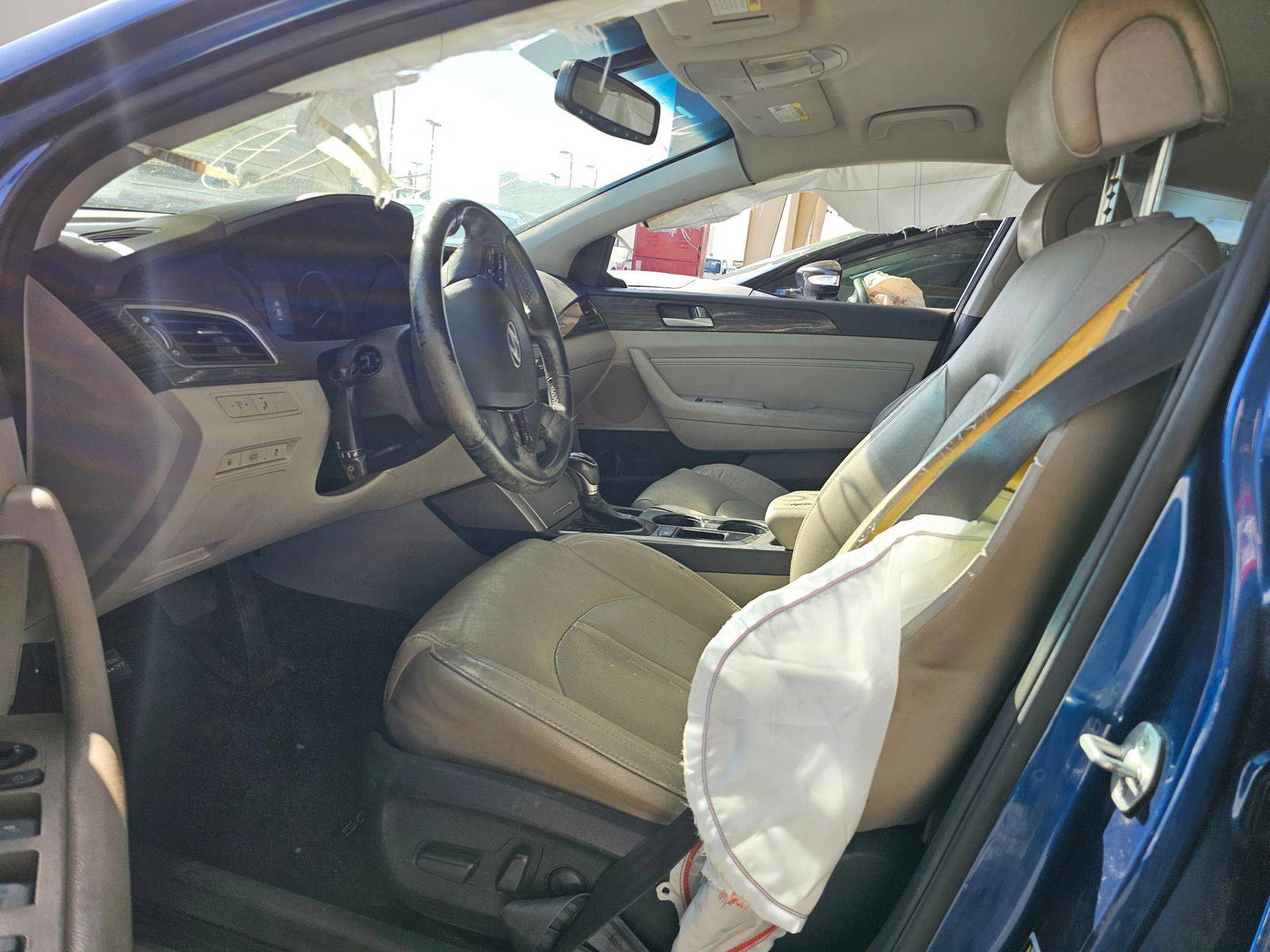 2015 HYUNDAI SONATA — 100112 Miles — Lot F6FH182743 — Souq - Marhaba Auctions Used Cars - Image 8