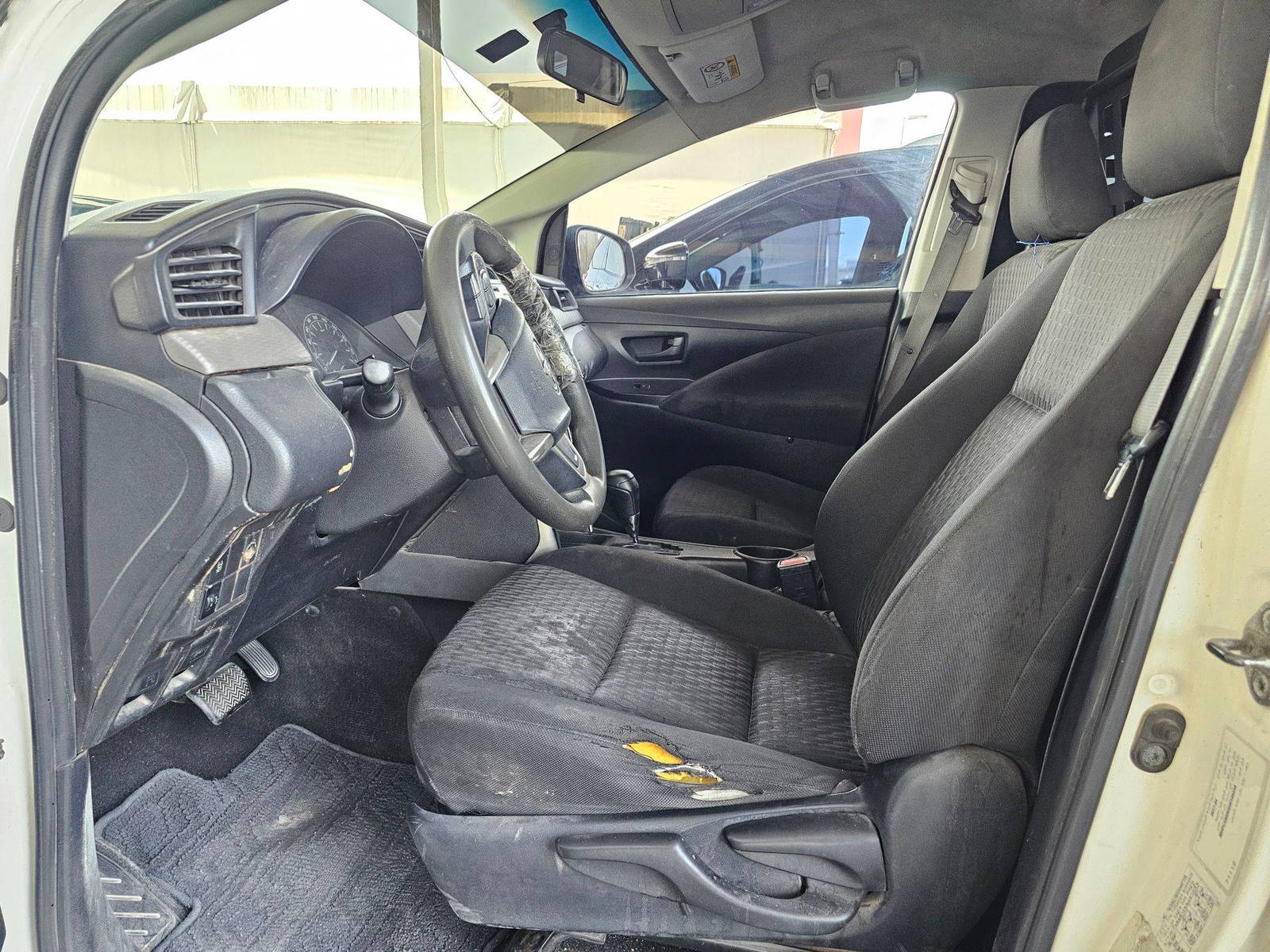 2017 TOYOTA INNOVA — 751051 KM — Lot H0108235 — Souq - Marhaba Auctions Used Cars - Image 6