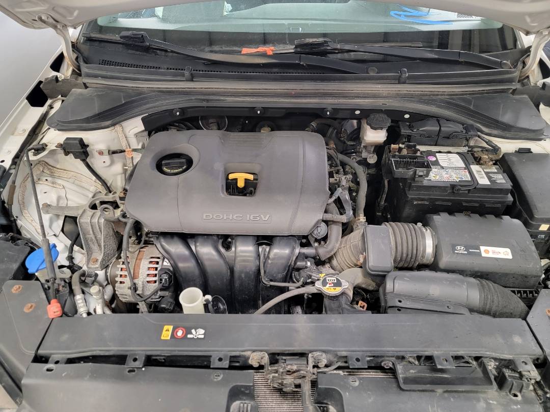 2019 HYUNDAI ELANTRA — 72550 KM — Lot 736711 — Souq - Marhaba Auctions Used Cars - Image 10