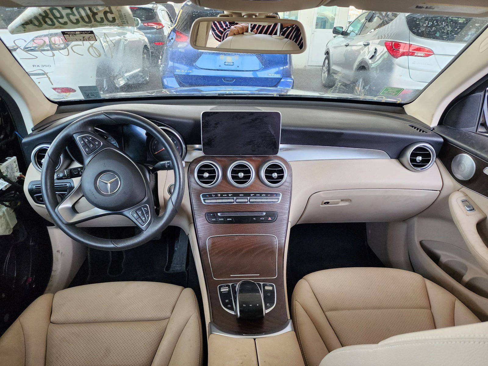 2019 MERCEDES BENZ GLC-300 — 37394 Miles — Lot 85082 — Souq - Marhaba Auctions Used Cars - Image 7
