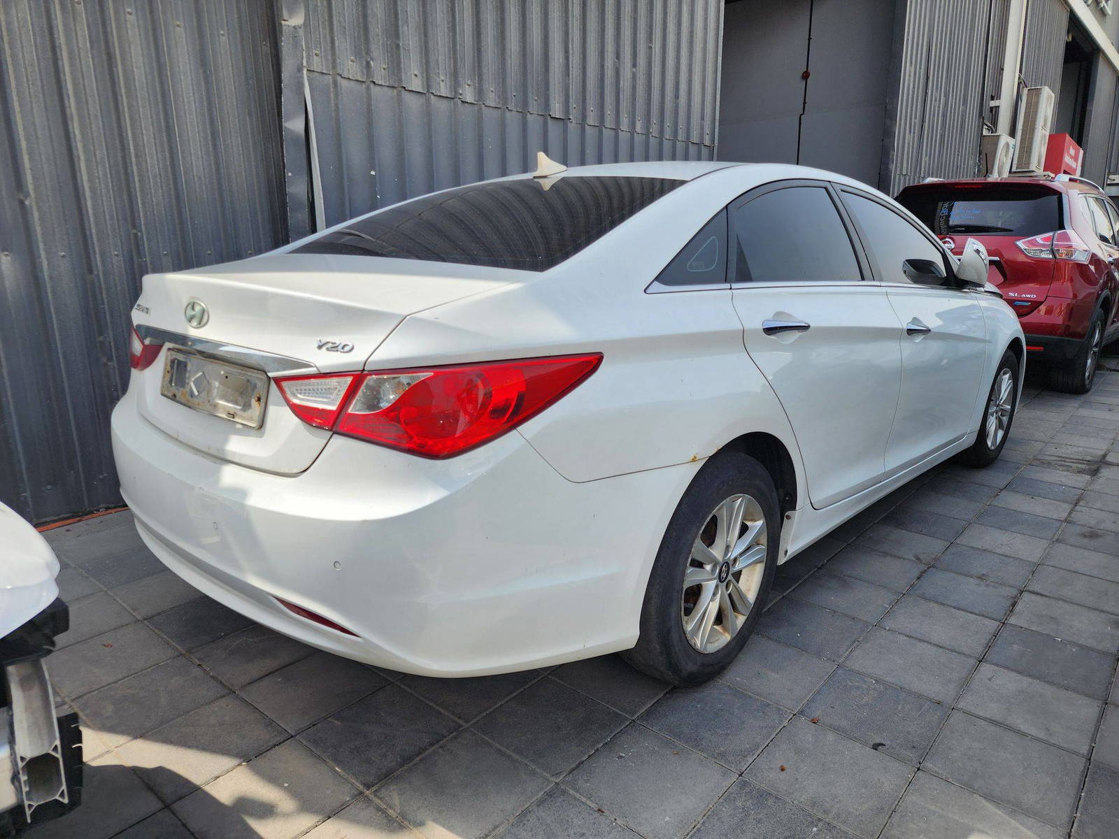 2011 HYUNDAI SONATA — 233959 KM — Lot 237791 — Souq - Marhaba Auctions Used Cars - Image 6