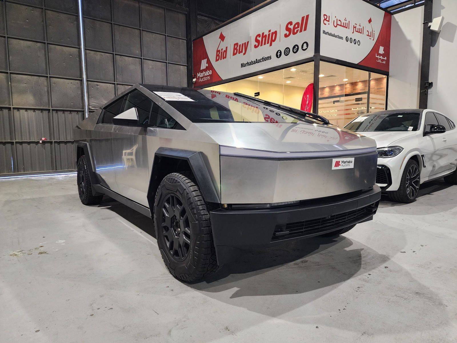 2024 TESLA CYBERTRUCK — 477 Miles — Lot 54939974 — Main - Marhaba Auctions Used Cars - Image 4