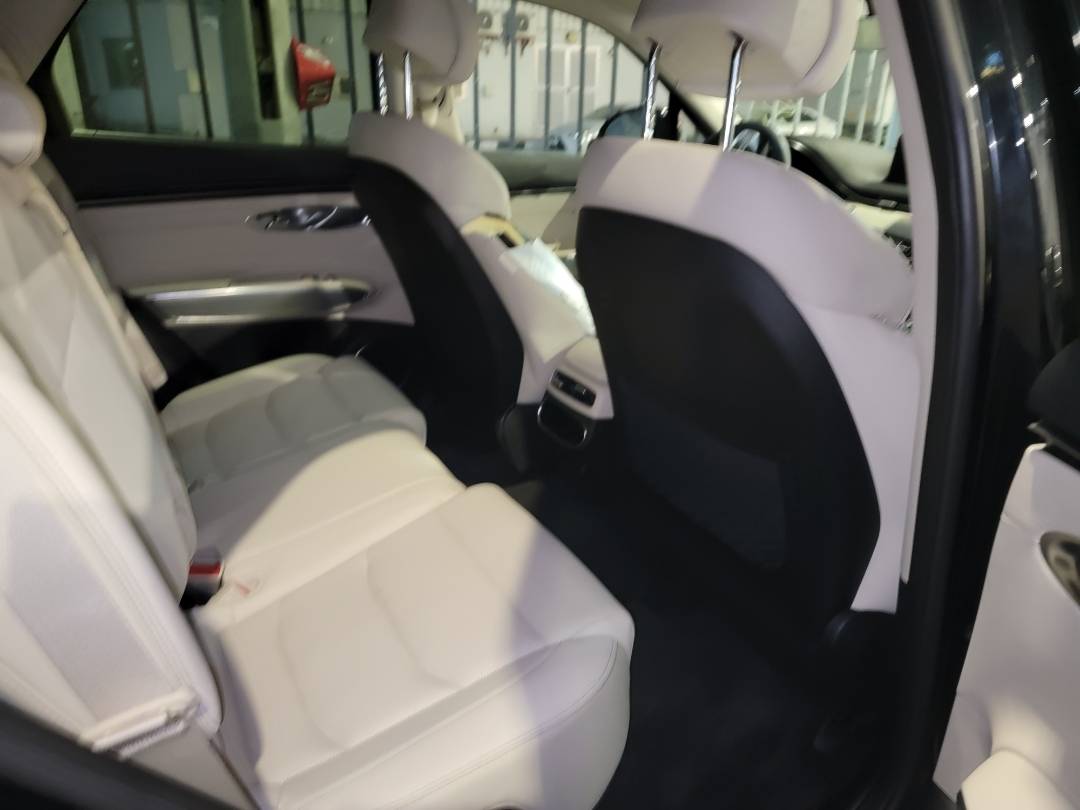 2023 GENESIS GV70 — 6202 Miles — Lot 120164 - Marhaba Auctions Used Cars - Image 5
