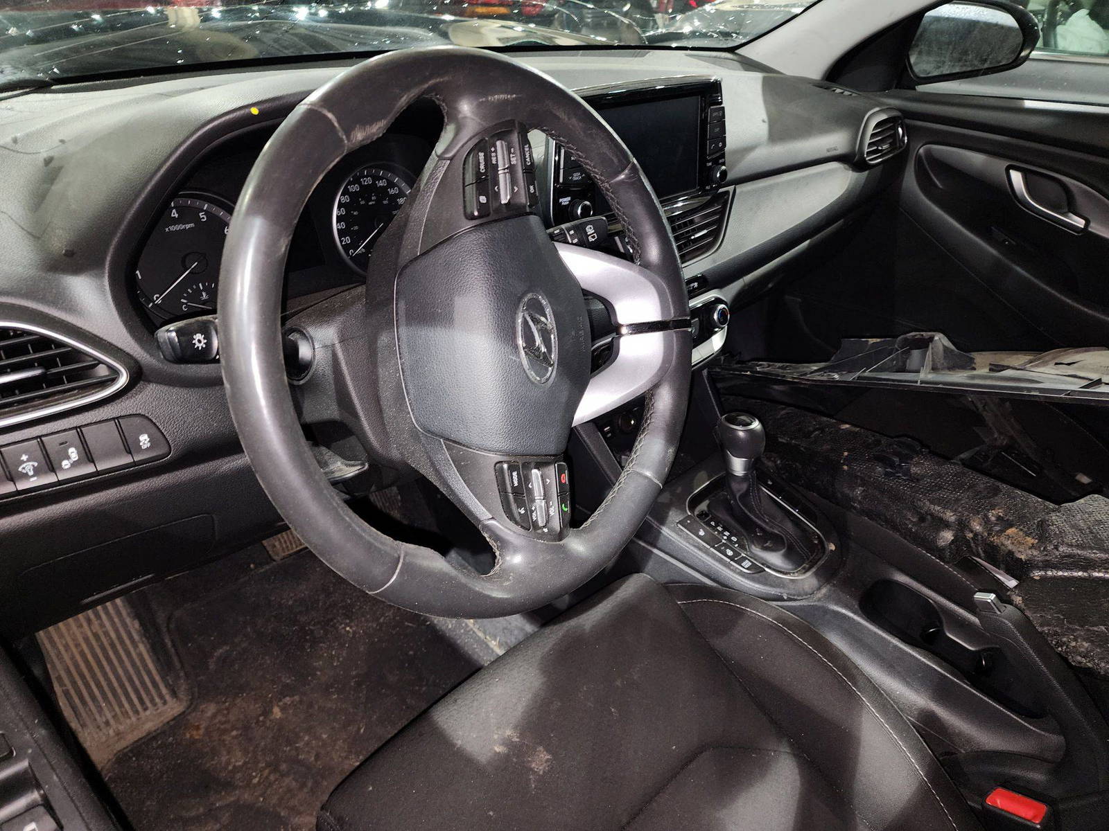 2018 HYUNDAI ELANTRA GT — 94473 KM — Lot 026982 - Marhaba Auctions Used Cars - Image 9